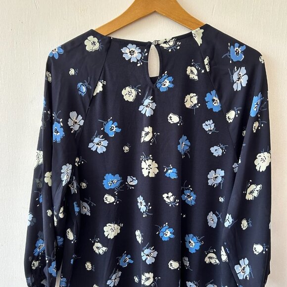 Ann Taylor Blouse Womens Medium Petite Blue Floral NWT Long Sleeve Keyhole Neck - Picture 7 of 8
